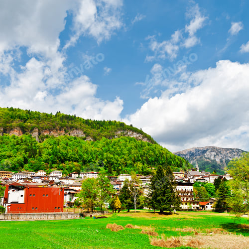 Preview: The Old Town High Up In The Italian Alps