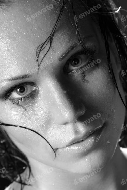 Preview: Portrait Of A Young Girl In The Rain