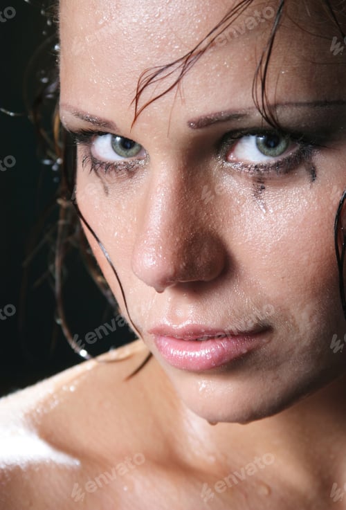 Preview: Portrait Of A Young Girl In The Rain