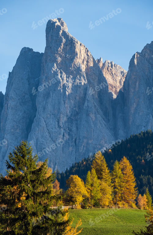 Preview: Autumn Evening Santa Magdalena Famous Italy Dolomites Village Surroundings In Front Of The Geisler