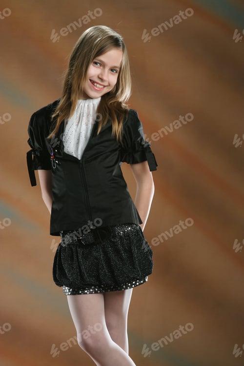 Preview: Active, Beautiful Girl In The Studio Shooting