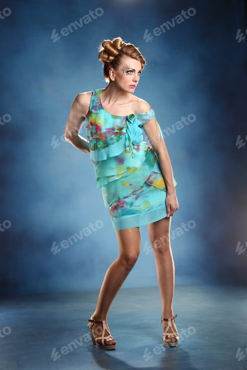 Preview: Active Model With A Beautiful Figure In Full Growth, Fashionable Clothes, Photoshoot