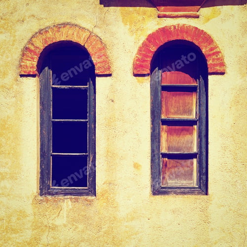 Preview: Windows On The Facade Of The Old Spain House, Instagram Effect
