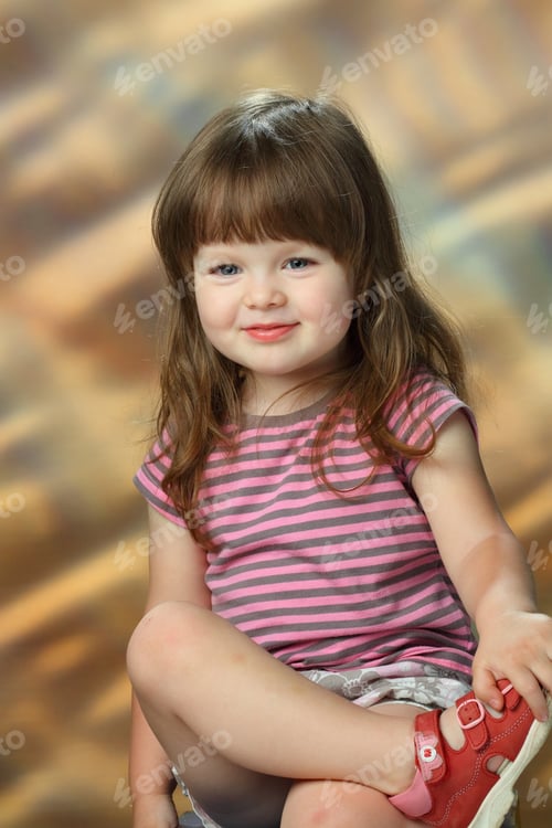 Preview: Laugh A Little Girl At The Studio Shooting