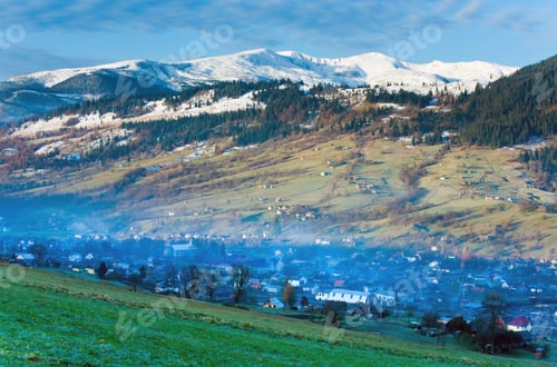 Preview: Misty Early Daybreak In Autumn Carpathian Mountain, Ukraine (Jasynja Village And Svydovets Range In