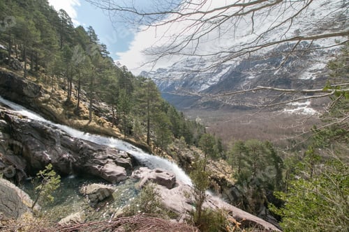 Preview: Nice View On High Mountains Covered With Snow Pineta Valley Huesca Aragon Spain