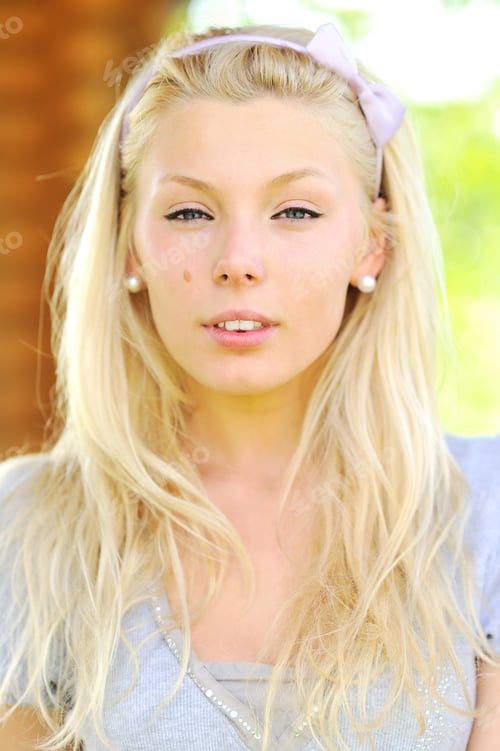 Preview: Woman Looking Enthusiastically