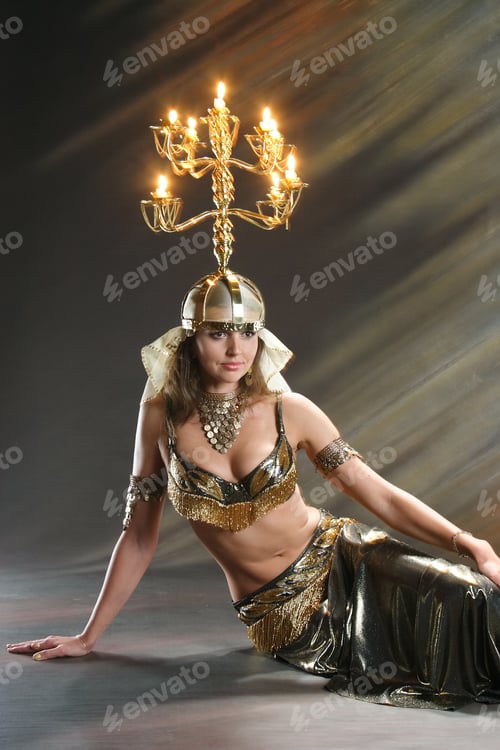 Preview: Arabic Dance With Candles On Her Head