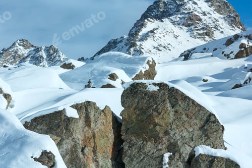 Vorschau: Morgen, Winter, Silvretta-Alpenlandschaft. Skigebiet Silvrettaseilbahn Ag Ischgl
, Tirol, Österreich.