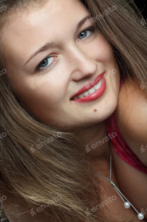 Preview: Portrait Of A Beautiful Young Girl