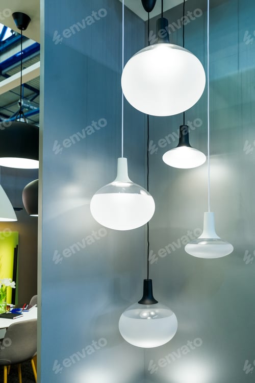 Preview: Modern Geometric Chandeliers At The Booth