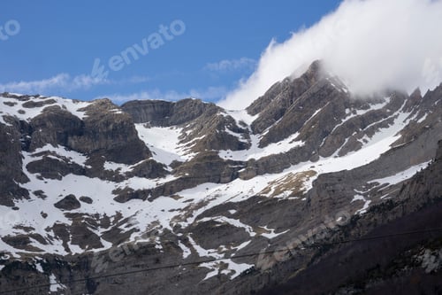 Preview: Climbing La Larri Llanos Pineta Glacial Cirque Huesca Aragon Spain