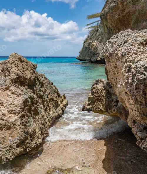 Preview: Views Around The Caribbean Island Of Curacao