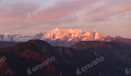 Vorschau: Sonnenaufgang in den Bergen der Julischen Alpen