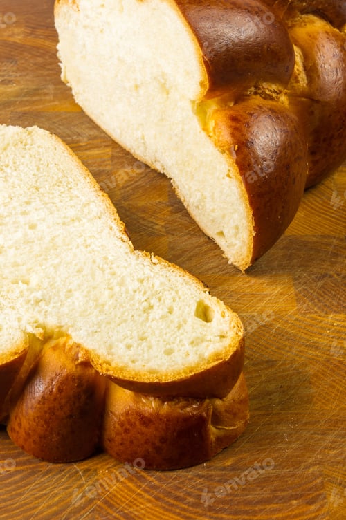Preview: Chunks Large Braided Loaf On Wooden Background