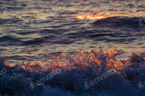 Vorschau: Fantastischer Sonnenuntergang am Meer, Sonne, Wellen, Wolken