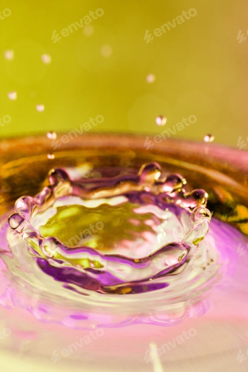 Preview: Colorful, Abstract Composition With Water And Water Drops
