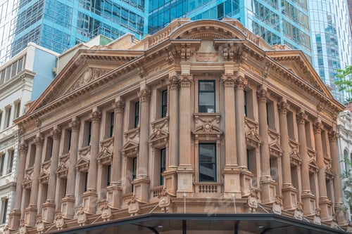 Preview: Contrast Of A Historical House In Front Of A Skyscraper In The Center Of Sydney, Australia