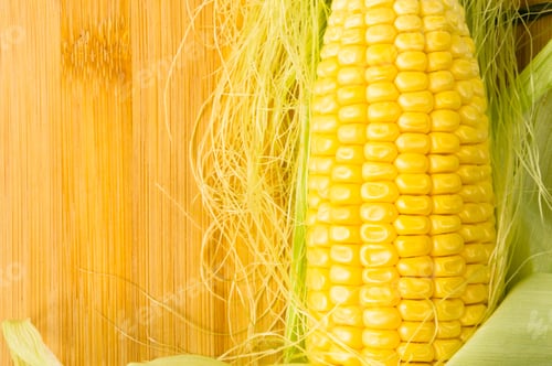 Preview: Fresh Corn On Cobs On Wooden Background, Closeup