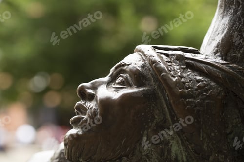 Preview: Bronze Statue