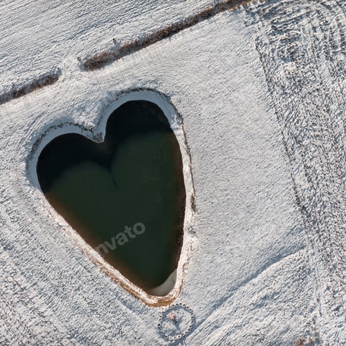 Preview: Aerial View Over The Heart Shaped Pond