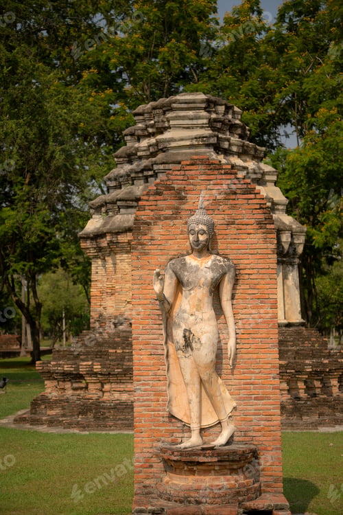 Vista previa: Wat Phra Si Rattana Mahathat Or Wat Phra Prang In Sri Satchanalai Historical Park, Sukhothai