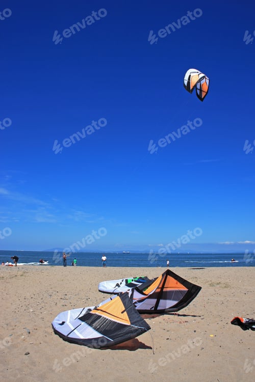 Preview: Power Kites On Beach