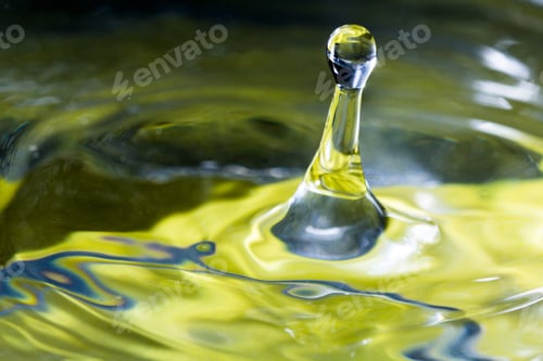 Preview: Colorful, Abstract Composition With Water And Water Drops