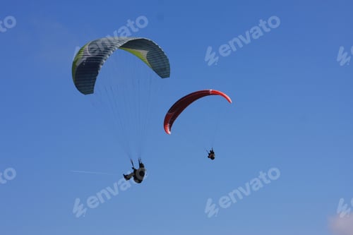 Preview: Paragliders