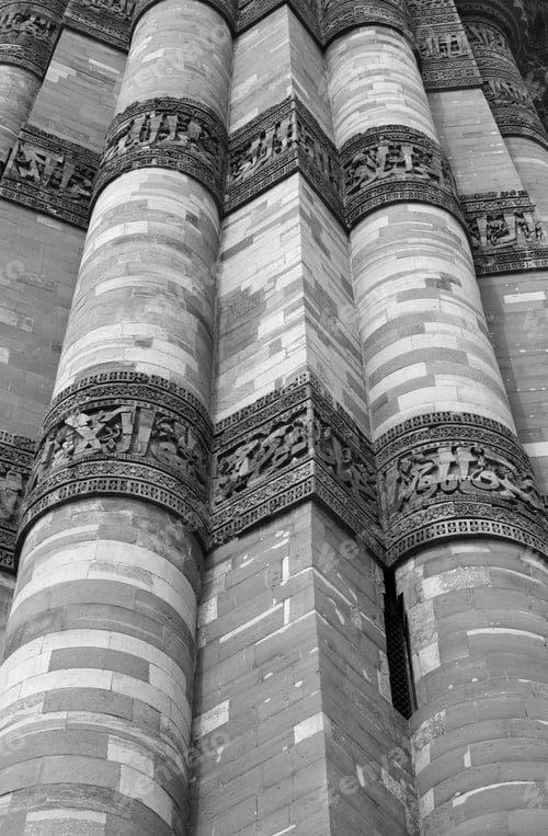Preview: Calligraphy And Intricate Design On Qutub Minar