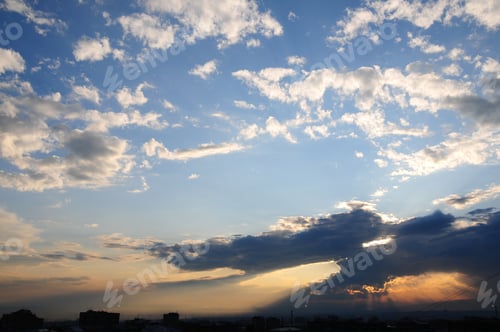 Vorschau: Dramatisch Wolkenlandschaft