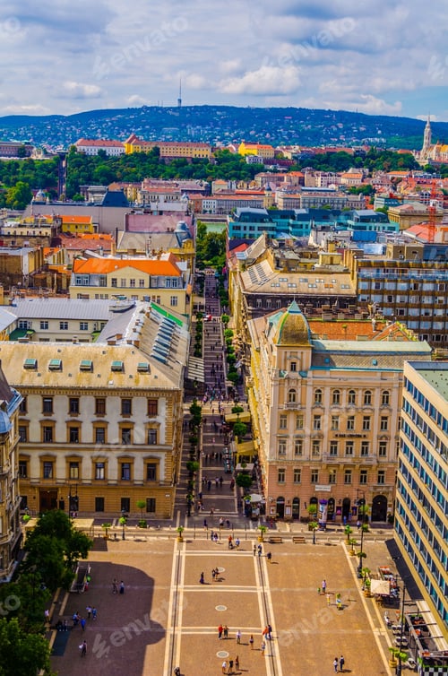 Preview: Aerial View Of The Saint Istvan Square In Budapest
