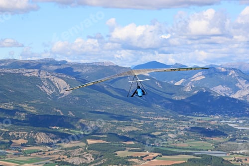 Preview: Hang Glider On The Chabre Mountain, France