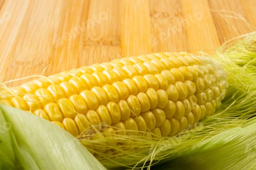 Preview: Fresh Corn On Cobs On Wooden Background, Closeup