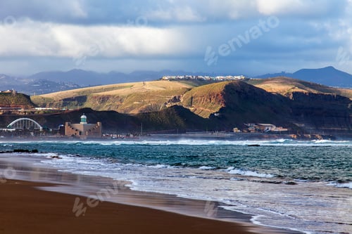 Preview: Picturesque Surf At The Coast Of A Bay In The Atlantic Ocean