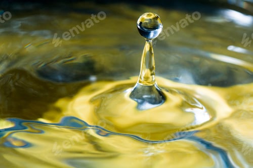 Preview: Colorful, Abstract Composition With Water And Water Drops