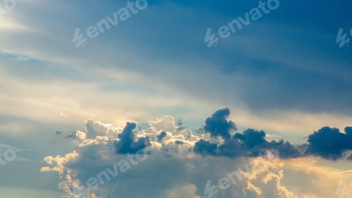 Vorschau: Schöne Wolken im blauen Himmel