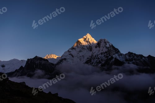 Vorschau: Ama-Dablam