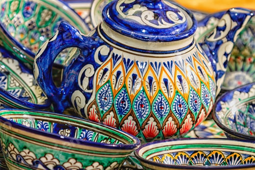 Preview: Traditional Uzbek Plates And Dishes In Uzbekistan, Central Asia. Silk Road Country.Plates With
