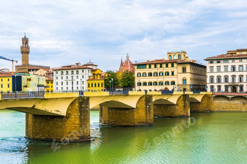 Preview: Historical Buildings Stretched Alongside River Arno In The Historical Center Of The Italian City