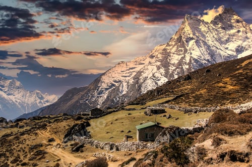Preview: Evening View Himalaya Mountains With Beautiful Sky. Sagarmatha National Park. Nepal.