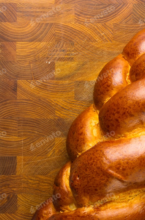 Preview: Chunks Large Braided Loaf On Wooden Background