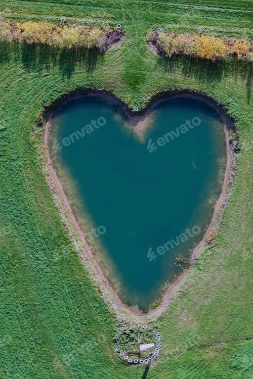 Preview: Aerial View Over The Heart Shaped Pond