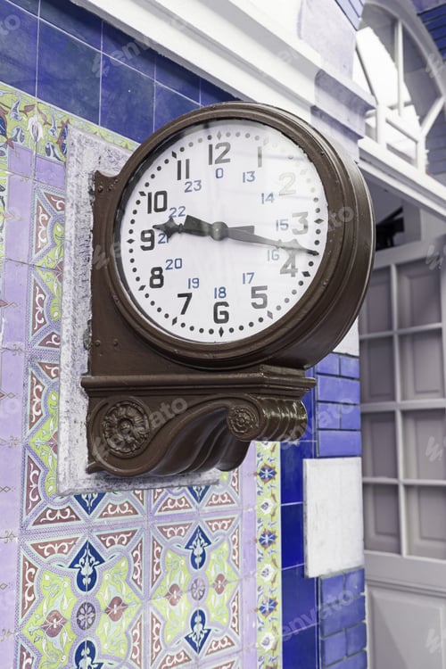 Preview: Old Town Clock In The City, Detail Of A Watch For Information In A Train Station