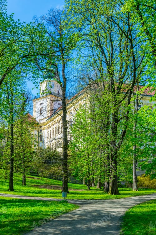 Preview: View Of A Park Behind The Archbishop´S Palace In Kromeriz, Czech Republic.