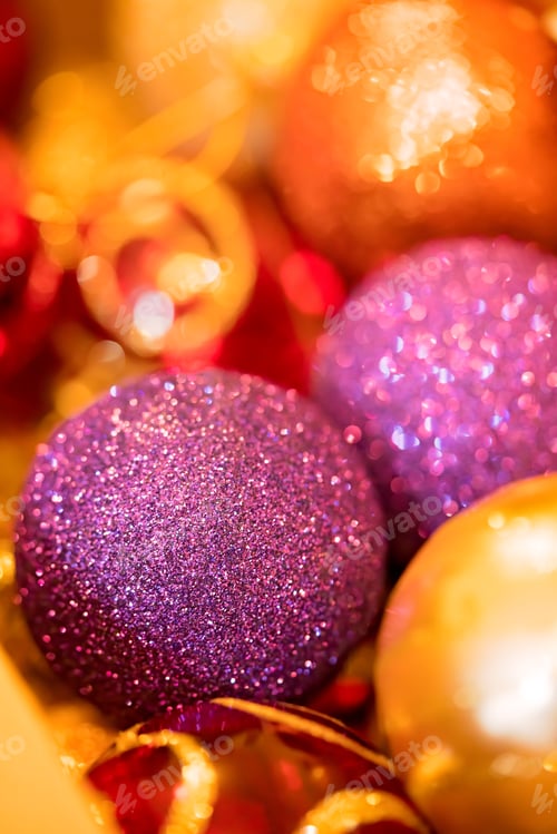 Vista previa: Close Up Of The Colorful Christmas Decorations Used To Decorate The Christmas Tree In December