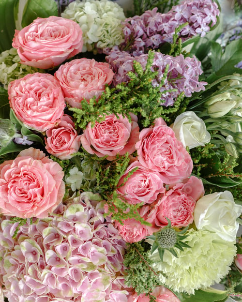 Preview: Floral Background In Pastel Color, The Bouquet Of Roses And Hydrangeas