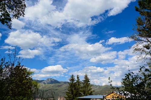 Vorschau: Landschaft mit himmlischem Himmel