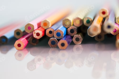 Preview: Group Of Pointless Colored Pencils With Details And Reflexions On White Background