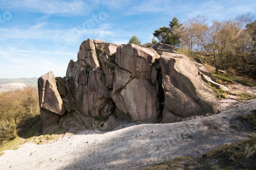 Preview: Massive Rocky Outcrop In The Derbyshire Peak District, Uk